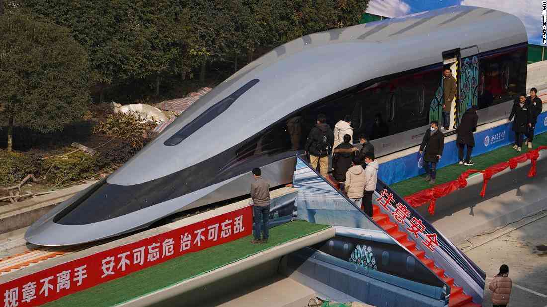 Chinese train speeds at 620mph to tourists' chagrin
